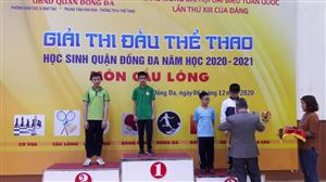 Nguyễn Đình Quang lớp 7A5 giải Nhất